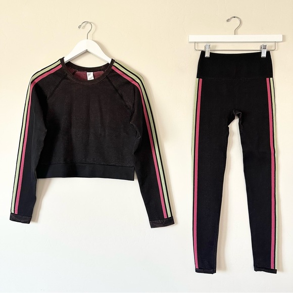 FABLETICS Aisley High-Waisted Seamless Pink Stripe Multi Leggings & Long Sleeve - Picture 2 of 16